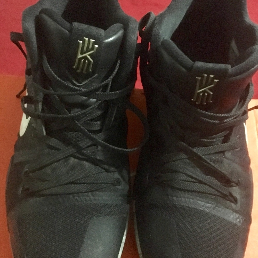 Kyre Irving shoes